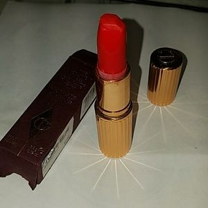 Charlotte Tillsbury Matte lipstick  1975 red